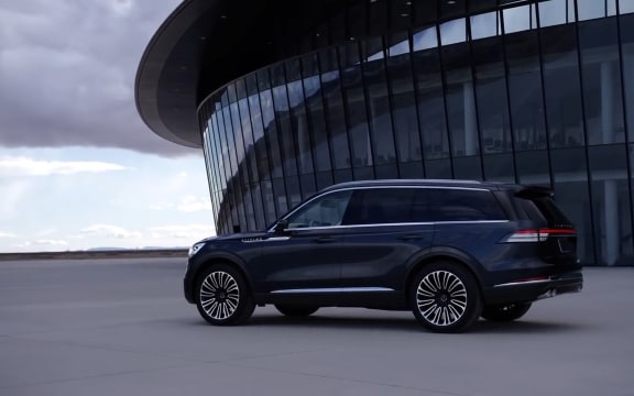 The new Lincoln hybrid SUV featuring symphonic warning chimes