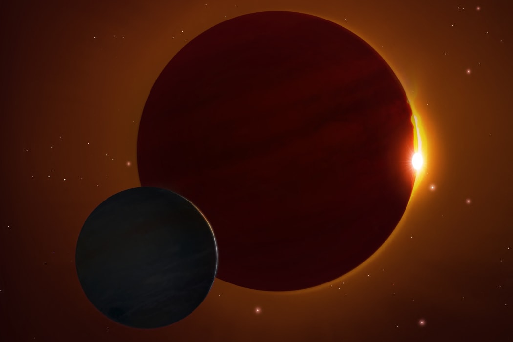 Illustration of the planet Kepler 1625b and its proposed exomoon. Kepler 1625 is a Sun-like star some 4,000 light-years distant in Cygnus.