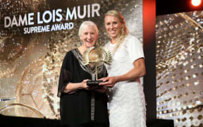 Silver Ferns captain Laura Langman receiving the Dame Lois Muir supreme award at the 2015 Netball NZ Awards