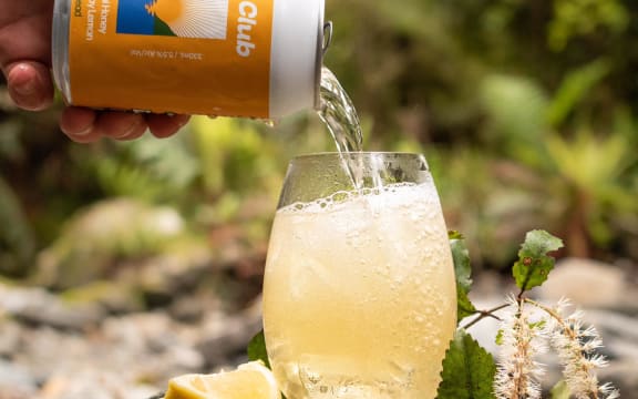 The Buzz Club session mead