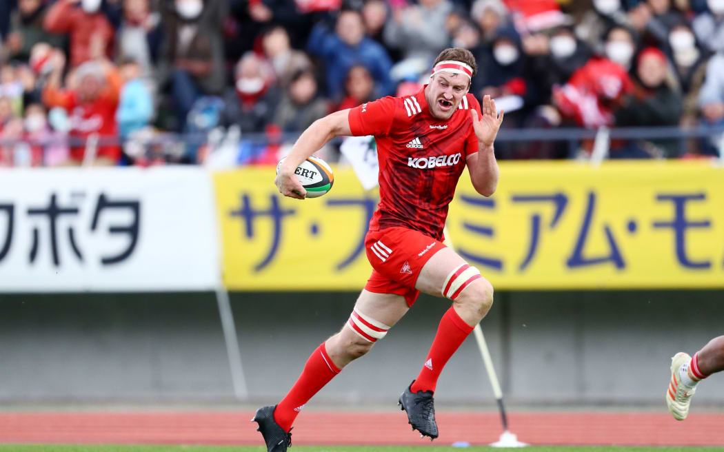 Brodie Retallick playing for Kobelco Steelers, 2020.