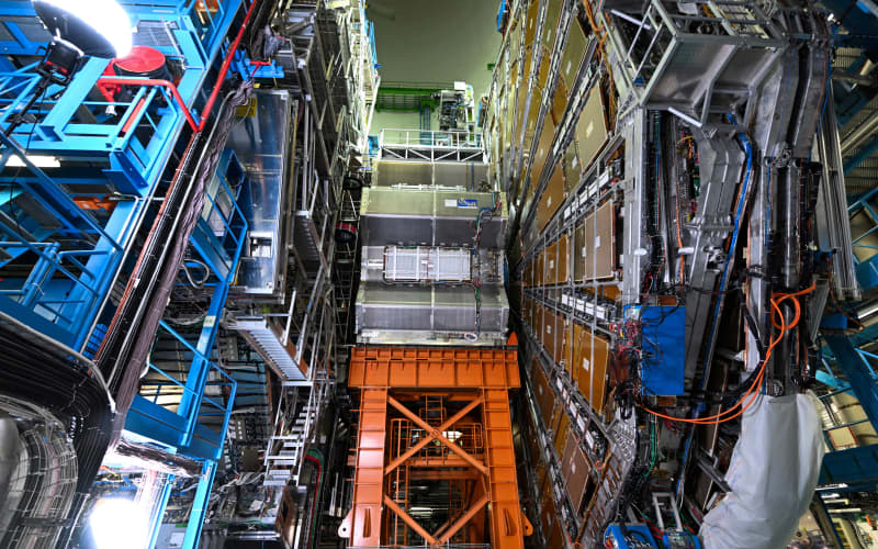 Scientists want $25b to build huge atom-smasher | RNZ