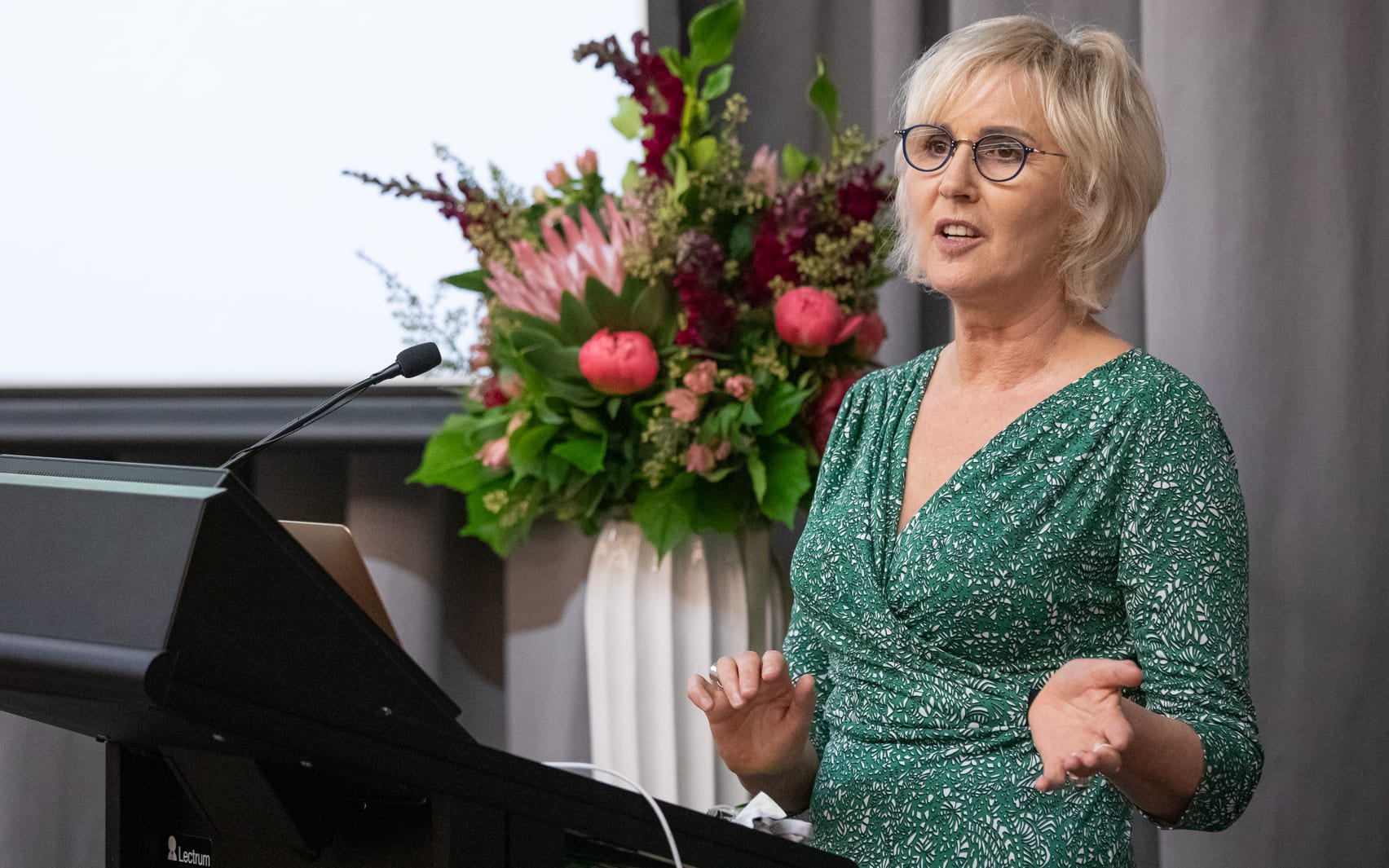 New Zealand music: Living the dream - author and broadcaster Karyn Hay looks at the life of an artist, focusing on the challenges for a generation of New Zealand musicians and songwriters.