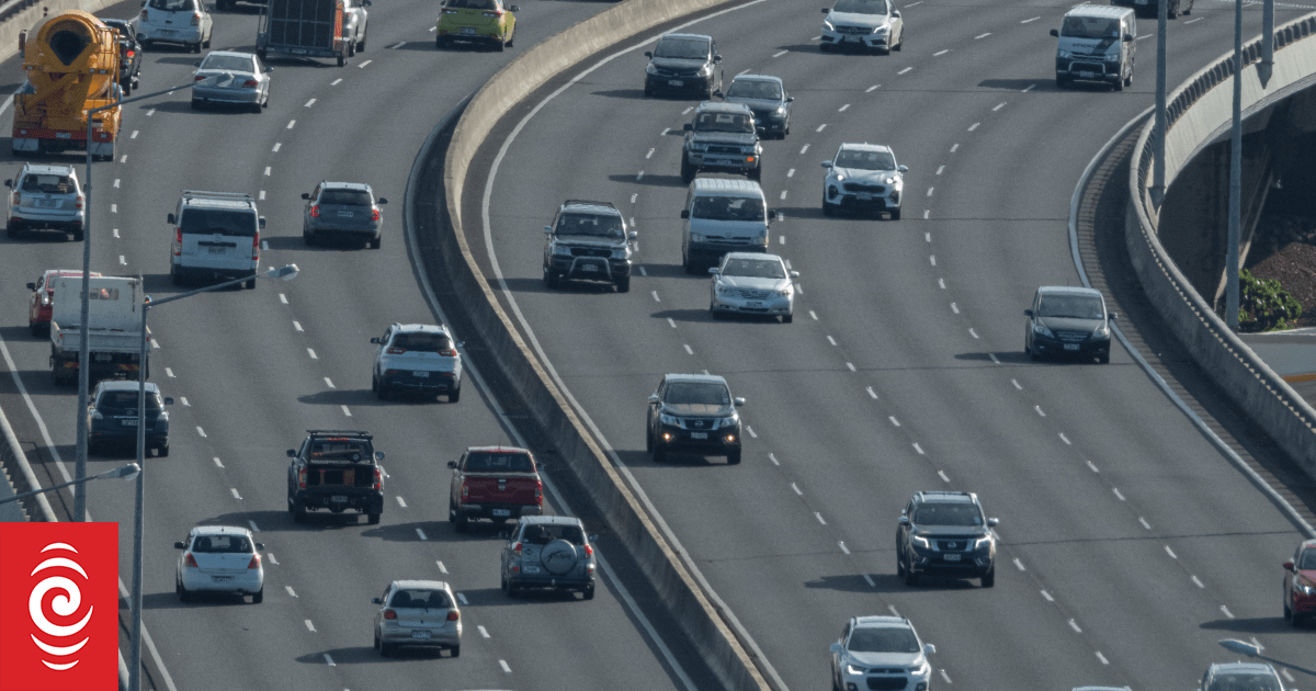 Teen clocked driving nearly 200km/h on Auckland's Southern Motorway - ...