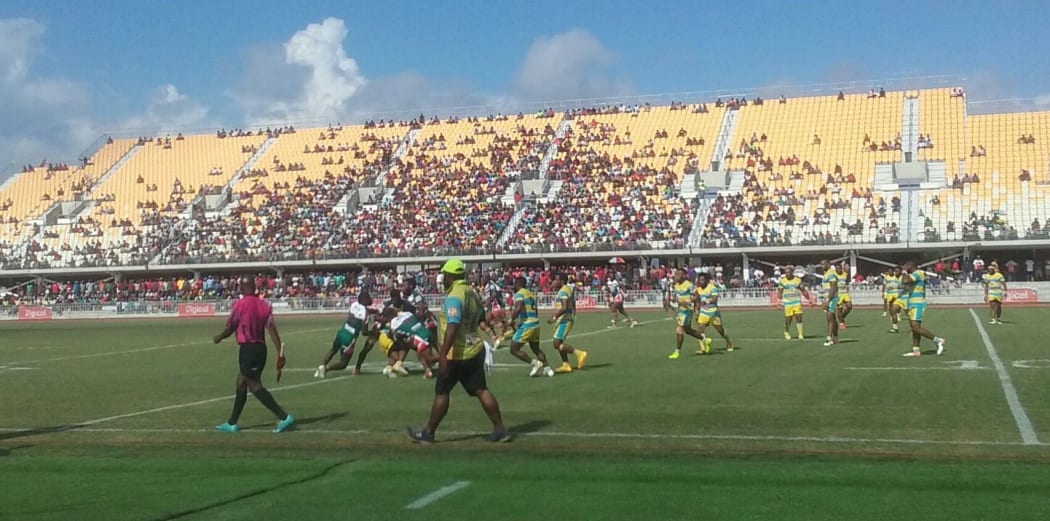 The Agmark Gurias and Mount Hagen Eagles during Saturday's Digicel Cup semi-final, which ended with the referee being attacked by a team official.