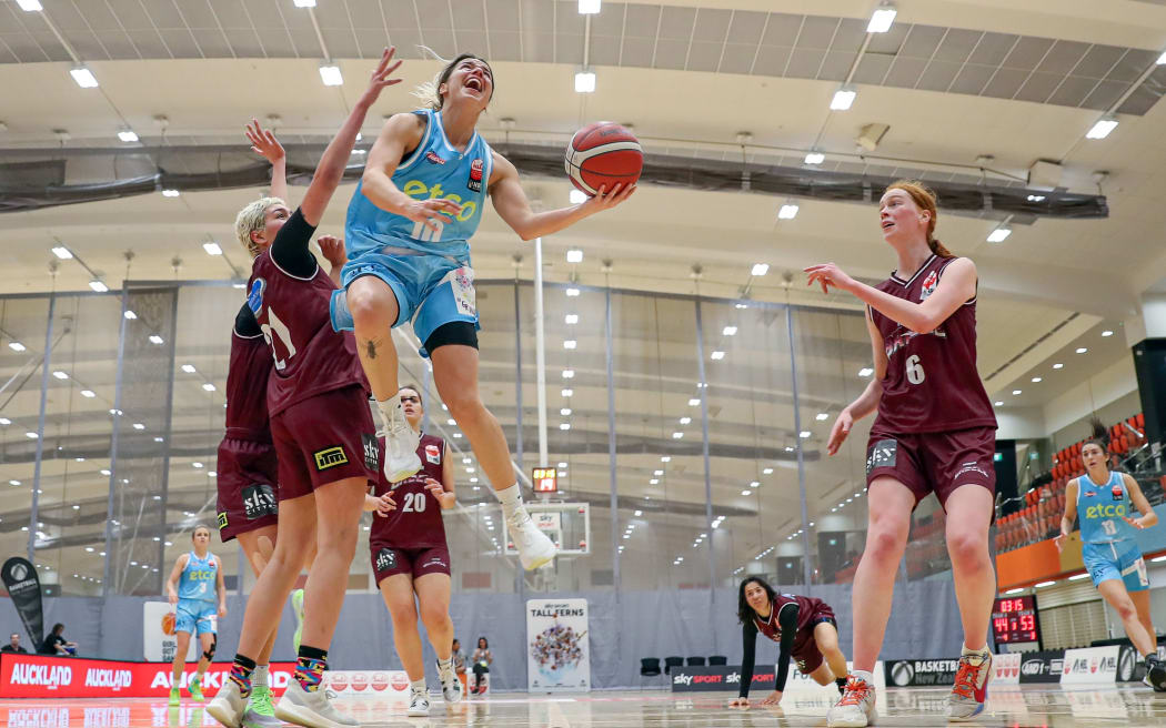 Auckland Dream's Oliva Berry during the 2021 NBL Basketball match against  Harbour Breeze.