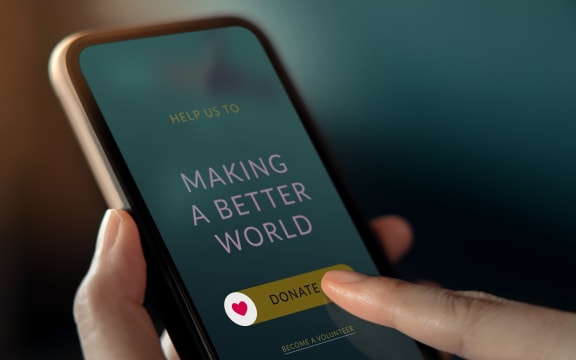 Donate, mobile, online.