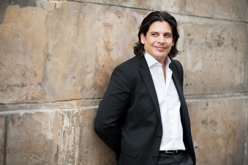 Conductor Jose Luis Gomez