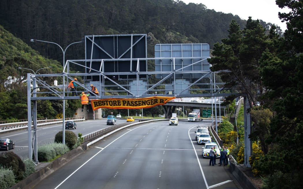 Protest on Wellington's motorway