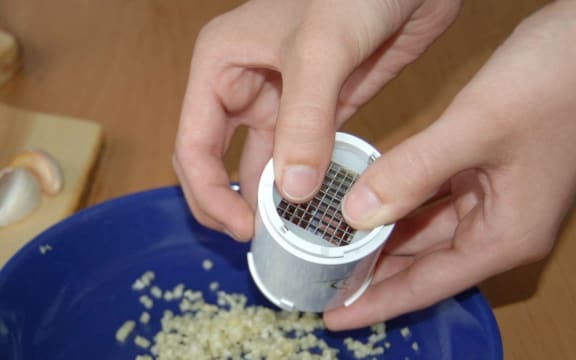 Genius Garlic Cutter