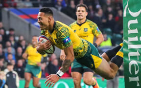 Australia's Israel Folau scores a try