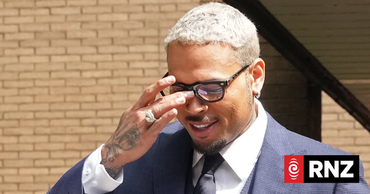 US singer Chris Brown spared jail for UK nightclub attack | RNZ