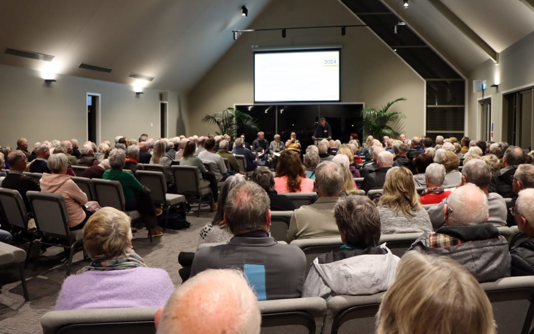 Tauranga mayoral debate - single use only