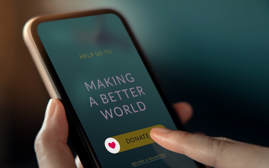 Donate, mobile, online.