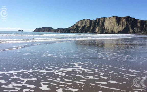 East Coast residents flee to higher ground after quake