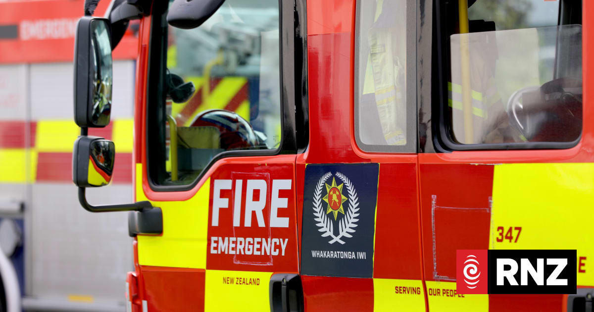Fire crews tackle house blaze in East Auckland
