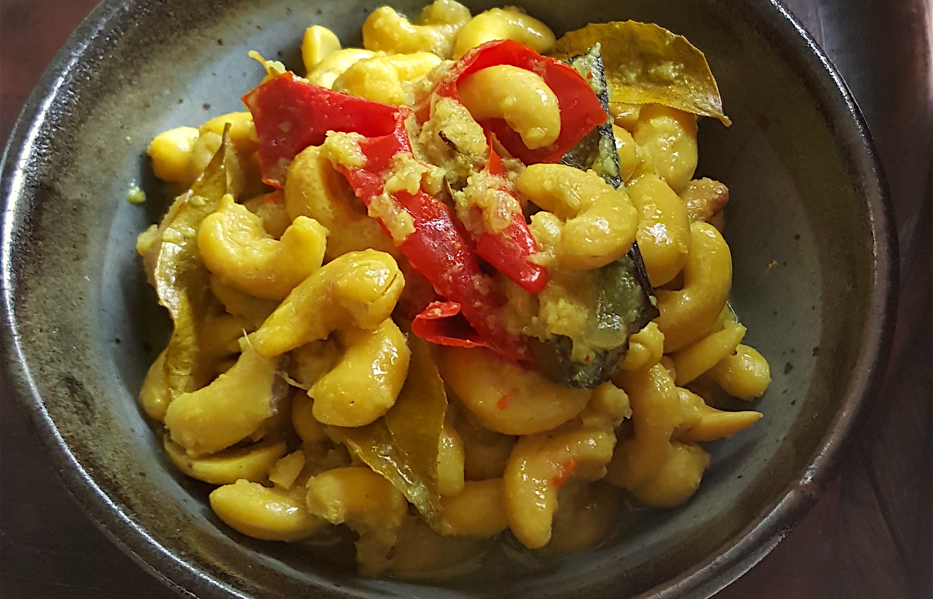 Cashew Nut Curry by Julie Biuso