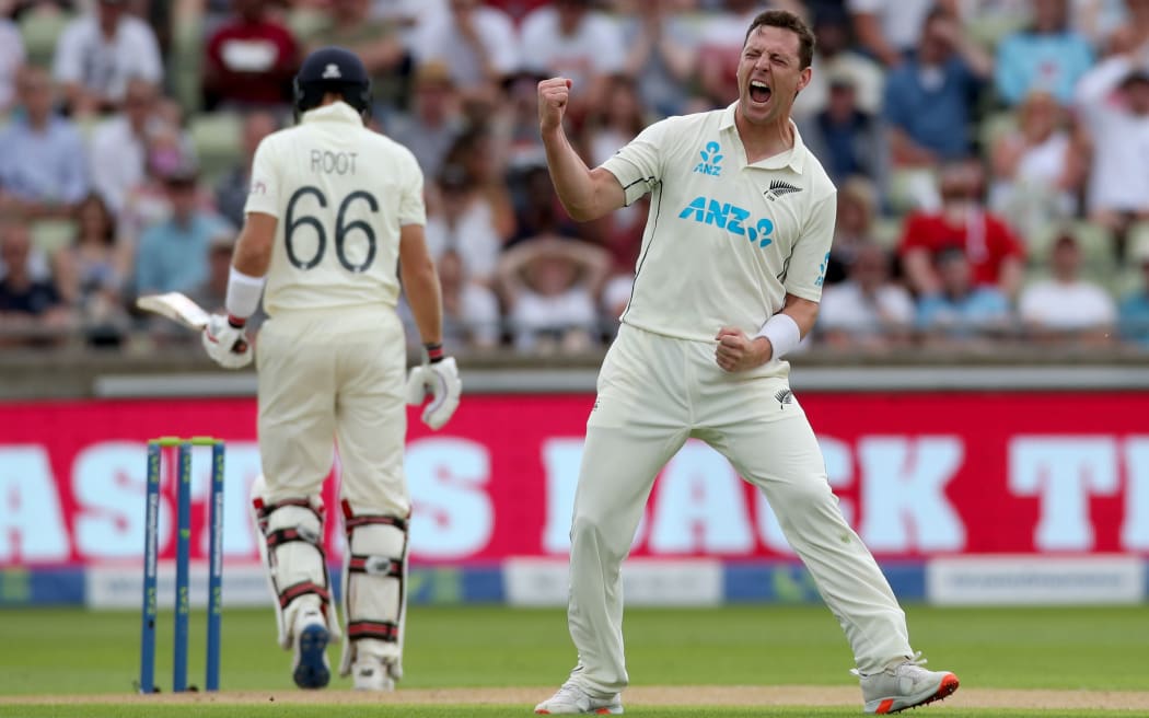 Matt Henry celebrates taking the wicket of Joe Root
New Zealand BlackCaps v England, Day 1 of the 2nd Test at Birmingham, England on Thursday 10th June 2021.
New Zealand in England Cricket Test Series 2021.
Copyright photo: Matthew Impey / www.photosport.nz
