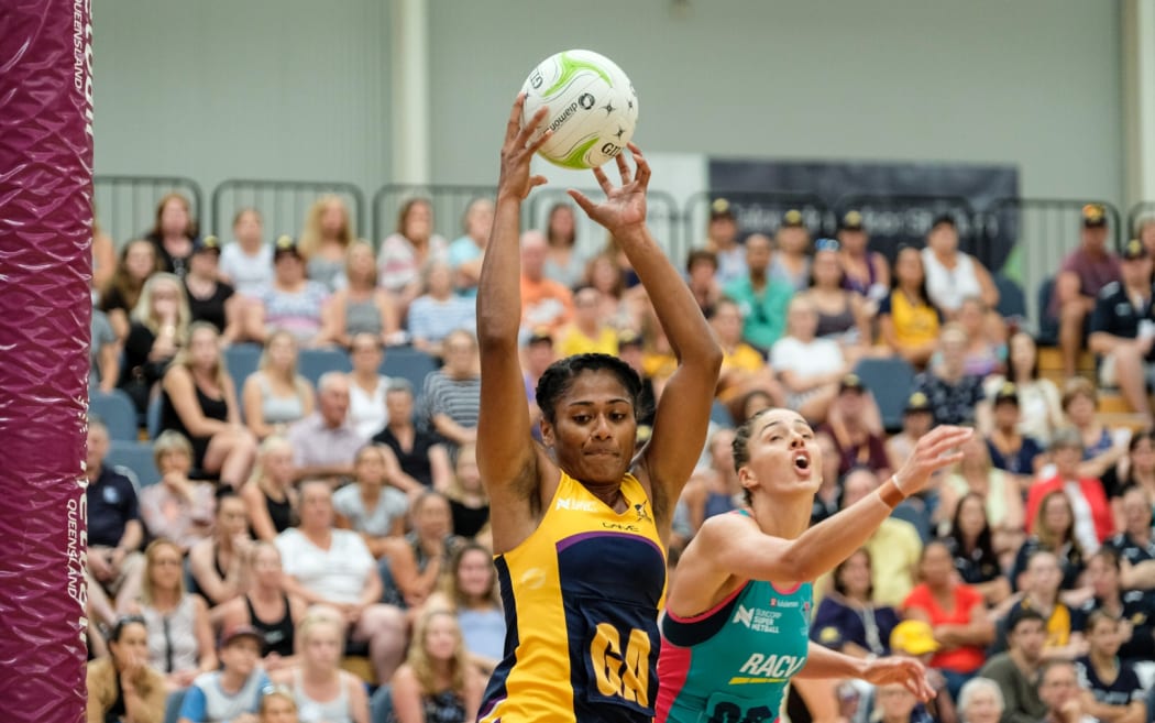 Maria Lutua in action against the Melbourne Vixens.