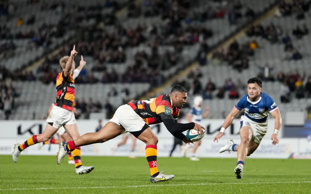 Lima Sopoaga scores the winning try for Waikato against Auckland.
