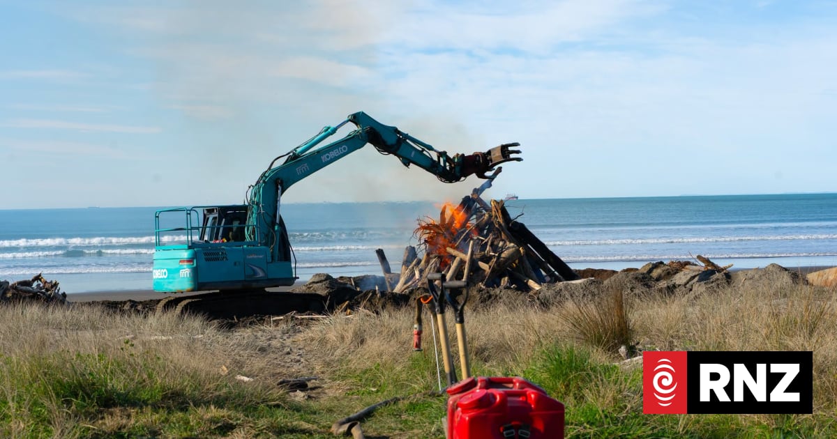 Gisborne District Council to decide on torching wood and debris on city beaches