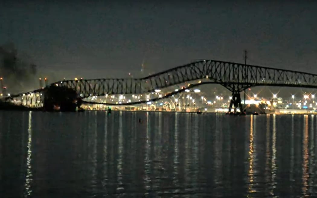 Trzykilometrowy most Key Bridge w Baltimore w stanie Maryland runął do wody po zderzeniu się z nim statku towarowego.