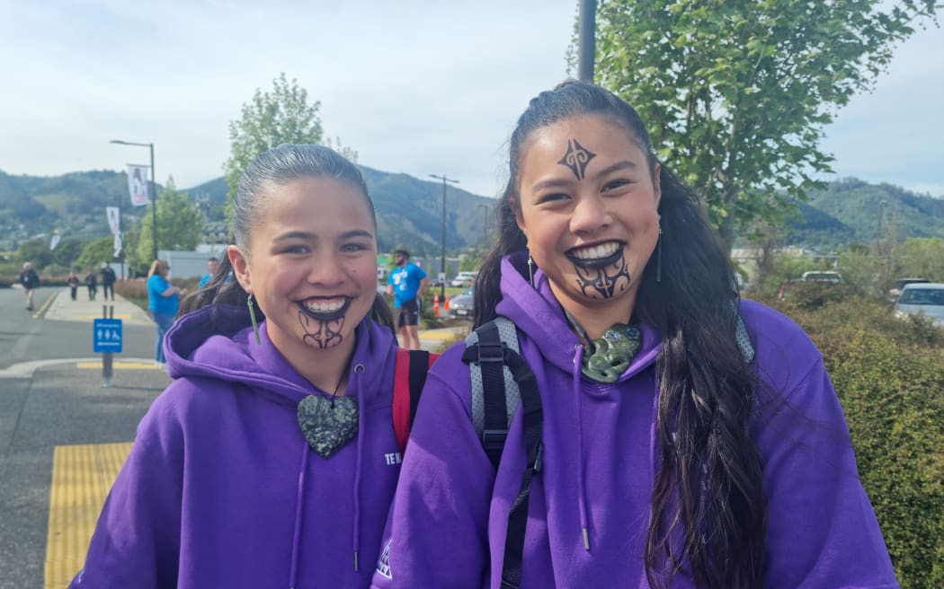 Kararaina Haruru, 11, and Waimarie Apiata, 12, from Te Kura Kaupapa Māori o Tuia te Matangi.