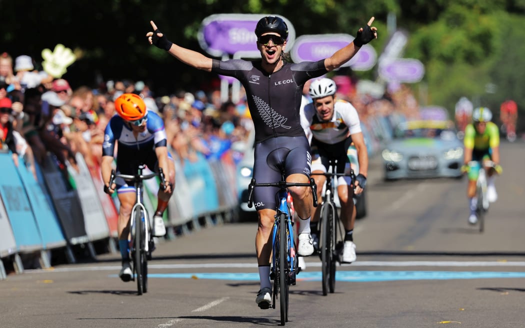 New Zealand cyclist Aaron Gate wins the road race at the 2022 Commonwealth Games.