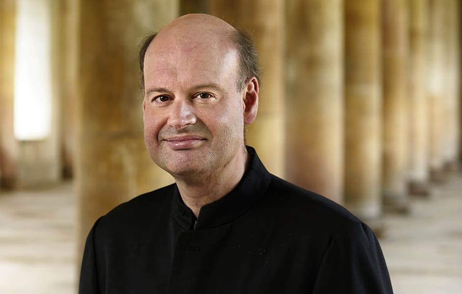Stephen Layton
