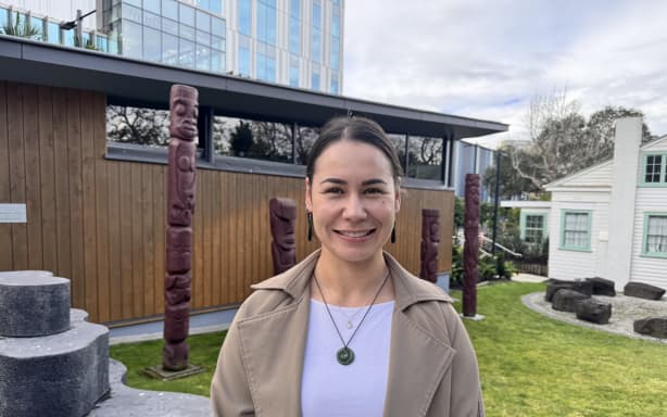 Auckland University waka ama team to represent Aotearoa in Hawai'i | RNZ