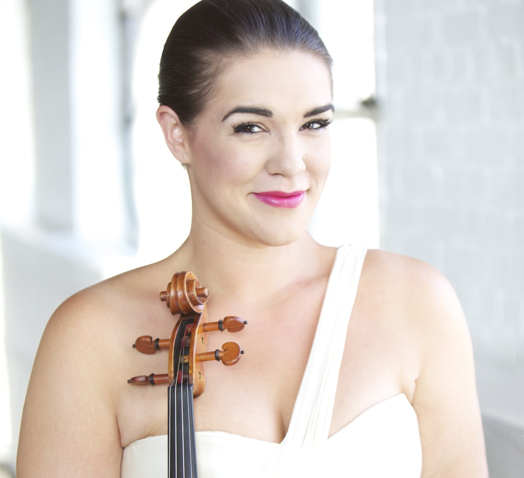 Virtuoso violist Jennifer Stumm