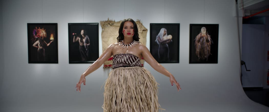 Frankie Adams starring in 'Teine Sā'.