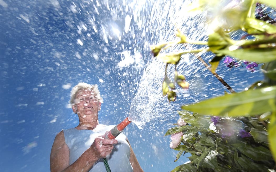 The Marlborough District Council has agreed to keep shouldering water rates of properties in need when Havelock and Renwick move to water meters next year.