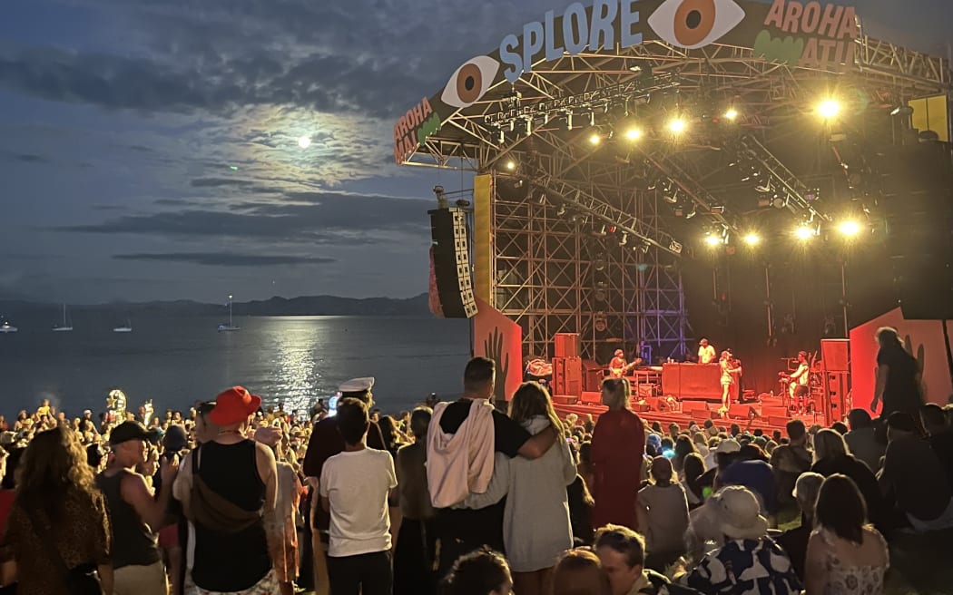 The moon shining over Greentea Peng's main stage set