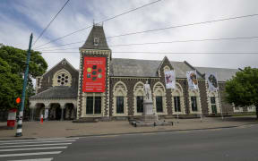 Covering of Maori exhibit after complaints