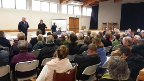 Omarama public meeting re tourist pressure on local campsites