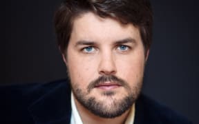 Tenor Oliver Sewell