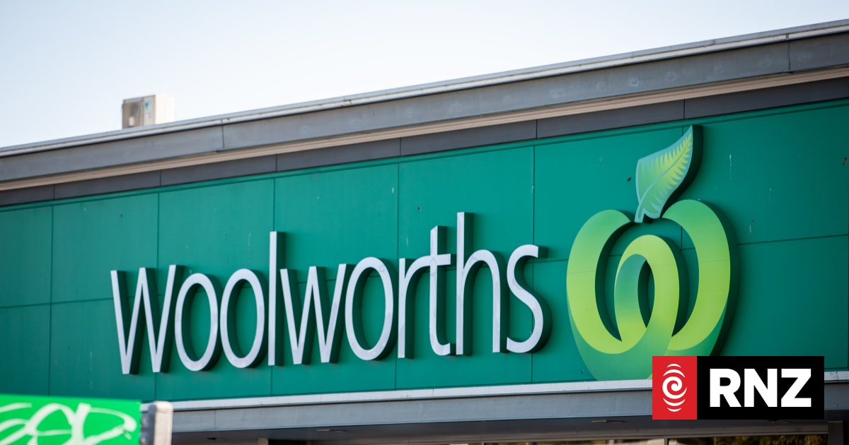 Woolworths Sunnynook closed after pedestrian hit by vehicle in carpark