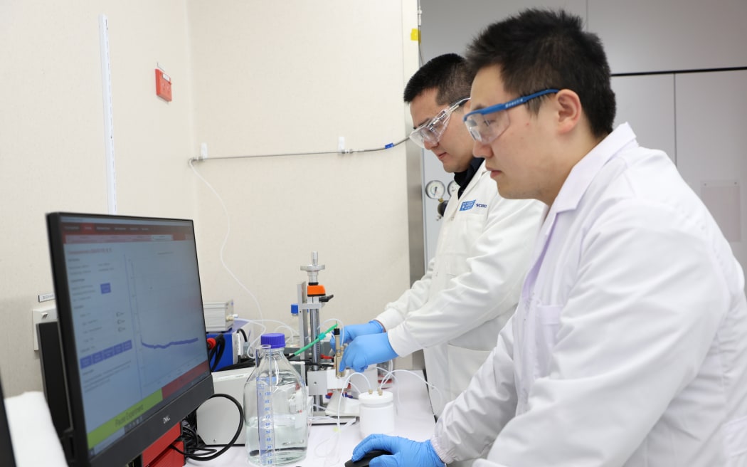 WANG Ziyun and MAO Yun working