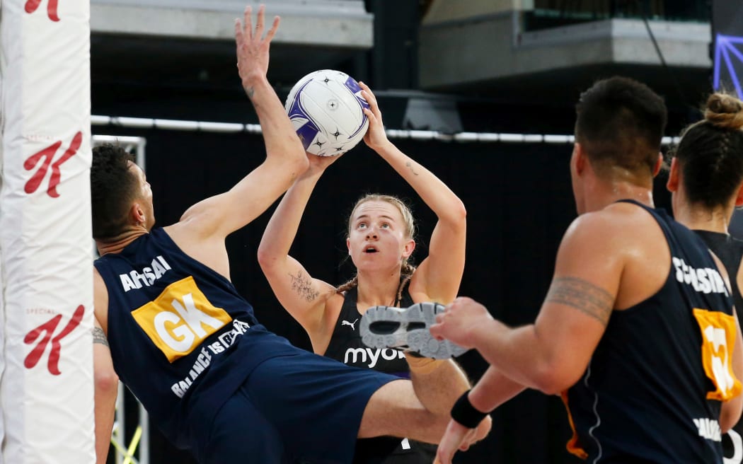 Monica Falkner, Cadbury Netball Series, Silver Ferns v New Zealand Men, Fly Palmy Arena, Palmerston North. Thursday 22 October 2020.