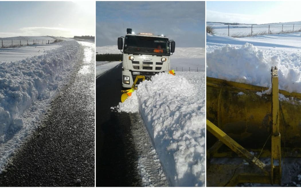 In Otago, three ploughs and a loader are working to clear snow from State Highway 87 between Outram and Kyeburn.