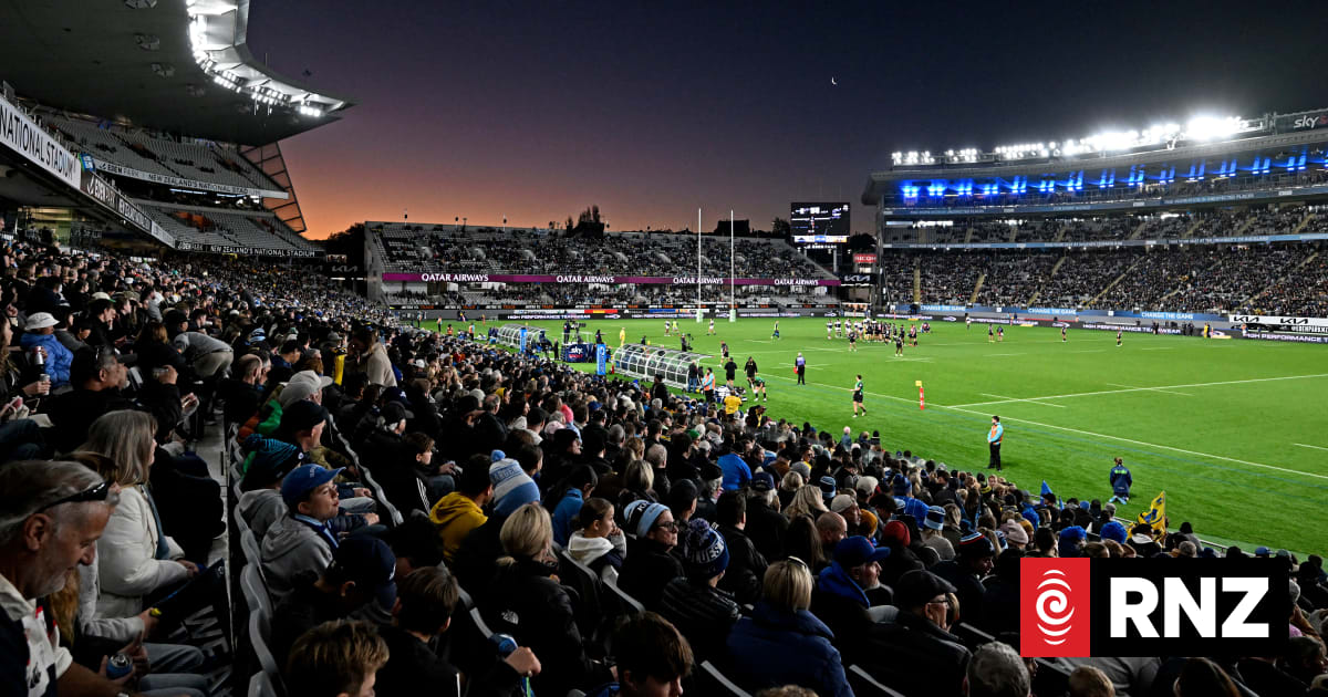 Eden Park wants platform upgrades, pedestrian bridge to stop rail delays for fans