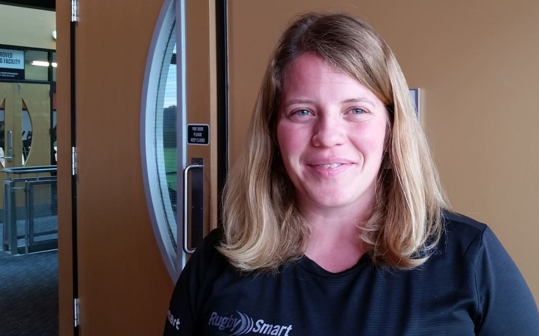 Dr Danielle Salmon