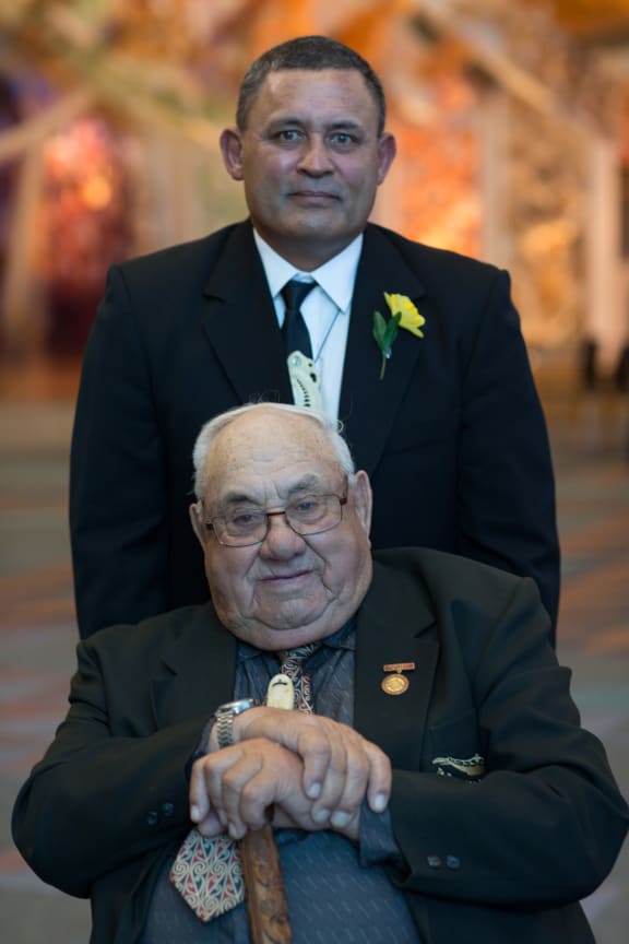 Jack Thatcher with Sir Hekenukumai Busby (2013)