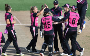 White Ferns players celebrate the wicket of Punia.
New Zealand White Ferns v India. Women's Twenty20 International cricket. 3rd T20. Seddon Park, Hamilton, New Zealand. Sunday 10 February 2019.  © Copyright photo: Andrew Cornaga / www.photosport.nz