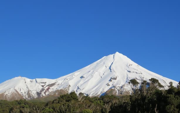 Final push for Taranaki maunga deal before election | RNZ