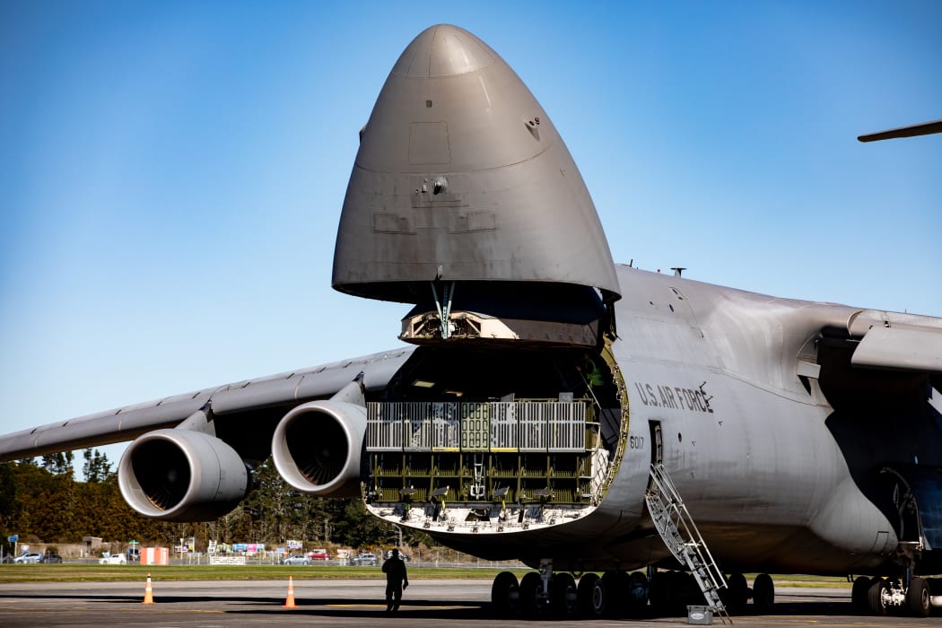 The C-5M Super Galaxy's nose door deployed.
