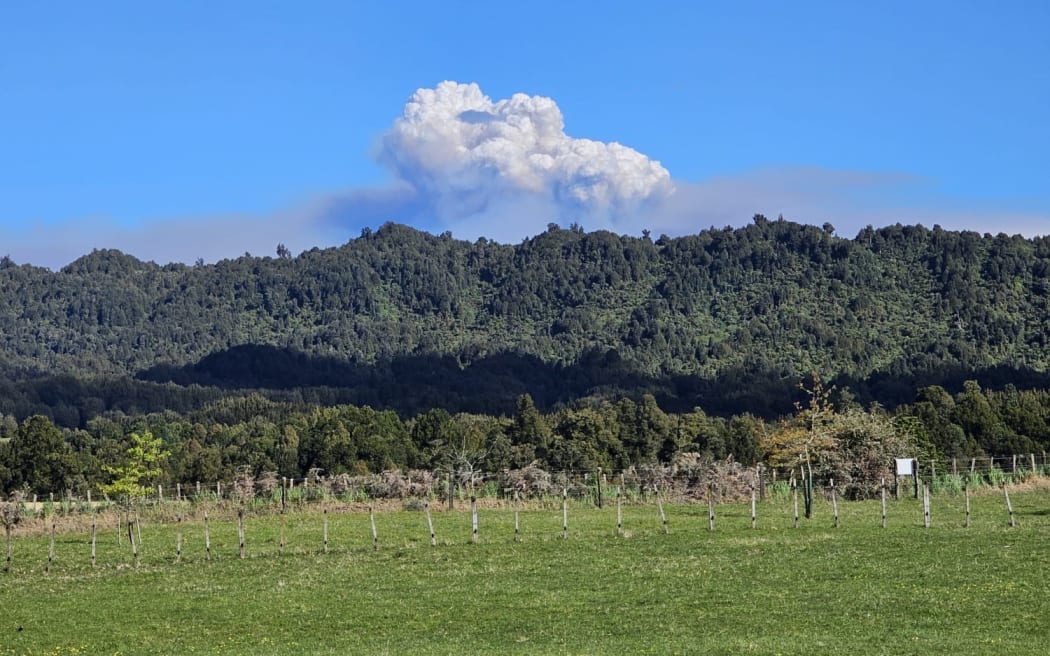 Smoke from the Tongariro National Park fire can be seen from a property more than 25km away.