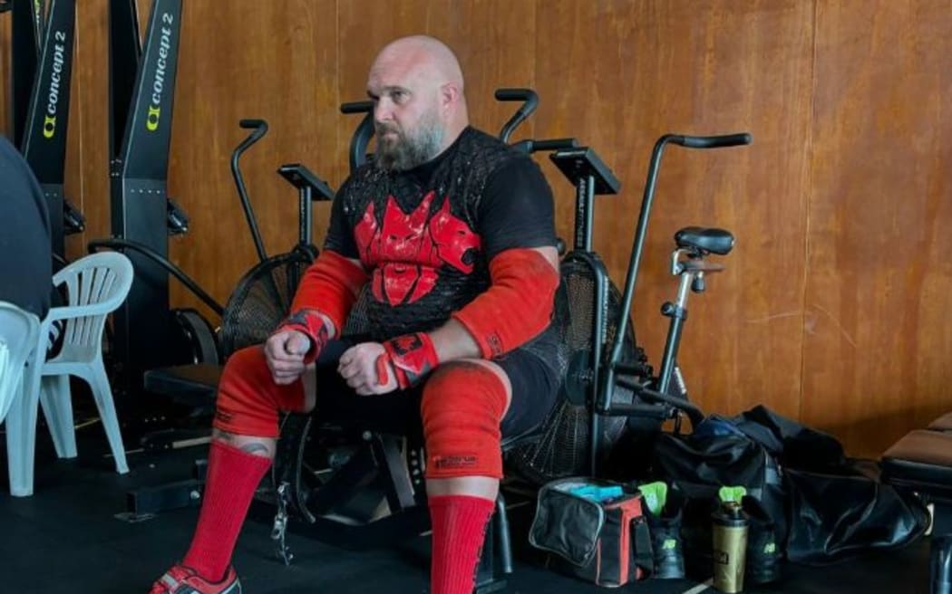 Rich Farrell strongman