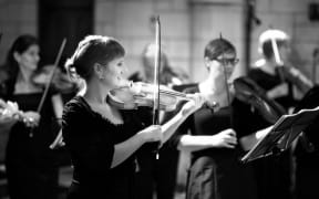 Violinist Miranda Hutton - NZ Barok